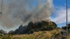Conaf y Bomberos trabajan en quema de matorrales en Puerto Montt