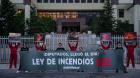 Greenpeace presiona al Congreso al amanecer y exige aprobar la Ley de Incendios