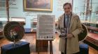 Asociación francesa entregó histórica placa al Museo Marítimo en homenaje a marineros de la Esmeralda