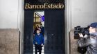 PDI allanó oficinas de BancoEstado tras detención de trabajadora vinculada al Tren de Aragua
