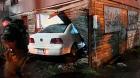 Chofer pierde el control de su auto y deja millonarias pérdidas en taller de diseñoen Osorno