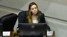 Senadora Flores respalda reducir número de parlamentarios: “Es un ahorro para el Estado”