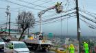 880 familias se mantienen sin suministro eléctrico por caída de seis postes en el cerro Barón