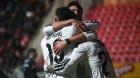 Colo Colo se mantiene puntero tras vencer 2-1 a La Calera