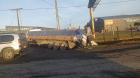Rampla de camión cae a zanja tras maniobra en Parque Industrial San Ignacio de Puerto Varas