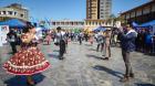 Realizan fonda preventiva en la plaza Prat de Iquique: invitan a celebrar las Fiestas Patrias con responsabilidad