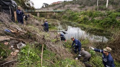Municipio de San Antonio realiza exitoso operativo de limpieza en el Estero El Sauce