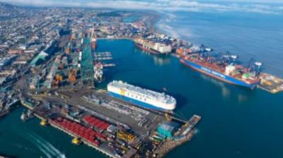 Portuarios de San Antonio rechazan proyecto que extiende turnos laborales a 12 horas
