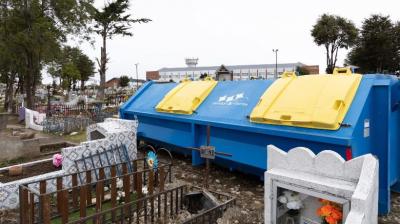 Municipalidad de Puerto Montt instaló tolva en cementerio de Sargento Silva