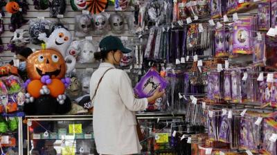 Seremi de Salud junto a Sernac intensifican fiscalizaciones a la venta de productos por Halloween
