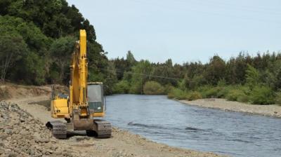 Inician obras de defensas fluviales para evitar desbordes en Mulchén