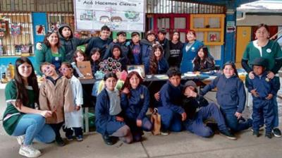 Villa Las Dunas deslumbran en feria científica