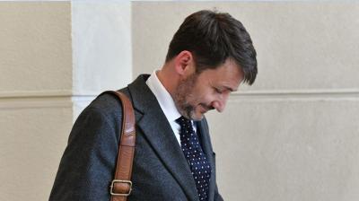 Por falta de quórum: fracasa comisión revisora de AC contra Pardow y se votará mañana