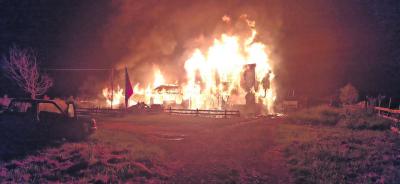 Adolescente de 15 años y adulta mayor de 80 murieron en incendio