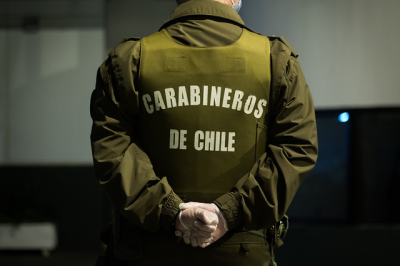 Carabineros de Ancud dispararon a sujeto que amenazaba a transeúntes con un hacha