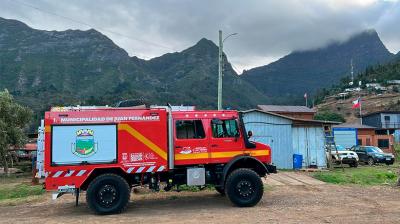 Juan Fernández celebra la llegada de su primer carro bomba
