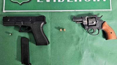 Carabineros detiene a dos menores con armas de fogueo y balines por denuncia de disparos en la vía pública