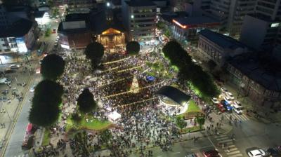 Puerto Montt dio inicio a las celebraciones de Navidad con encendido del árbol