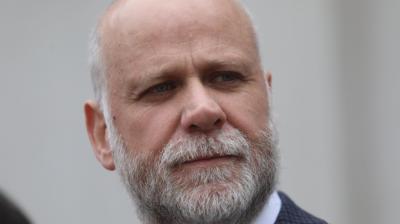 Elizalde dijo que desalojo de la megatoma de San Antonio comenzará en este Gobierno pero que deberá concluir en el próximo