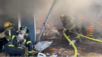 Incendio en sector Pedro de Valdivia deja cuatro casas quemadas, 3 bomberos y un civil lesionados