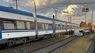 Choque entre una camioneta y el Biotrén provoca suspensión de servicios entre Concepción y Coronel