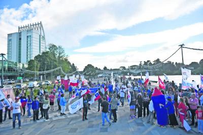 Comandos de Jara y Kast en Los Ríos cerraron sus campañas con actos masivos en Valdivia