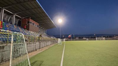Concluyó el recambio total de luminarias en el Estadio Municipal de Chonchi