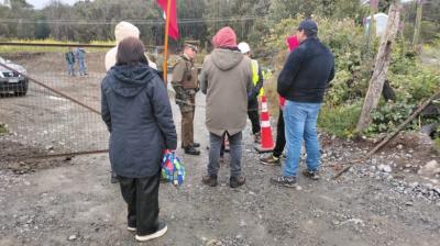Vecinos del sector La Goleta exigen calle de servicio para poder viajar a Puerto Montt