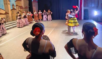 Gala anual del Ballet Municipal de Lautaro conquista al público con "Don Quijote"