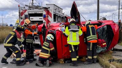 Complejo rescate de mujer lesionada en volcamiento enfrentaron Bomberos y el Samu en Puerto Montt