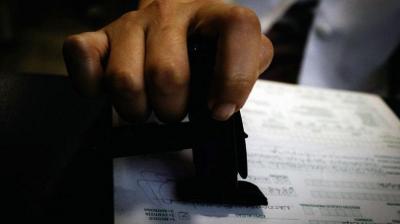 Alcalde Wainraihgt valoró formalización de médicos por venta de licencias médicas