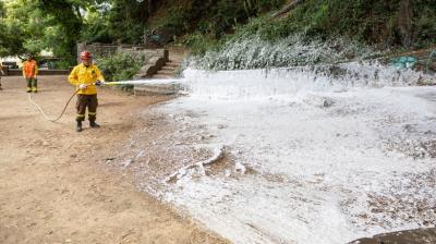 Donan equipamiento para proteger viviendas frente a incendios forestales en Concepción