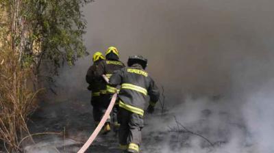 Declaran Alerta Amarilla por incendio forestal cercano a lugares habitados en Rapa Nui