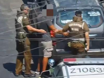 [VIDEO] Sujetos circulaban en vehículo con placas patentes adulteradas por las calles de Iquique