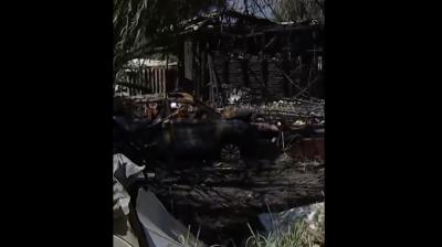 Conductor ebrio chocó una casa y provocó incendio que la destruyó