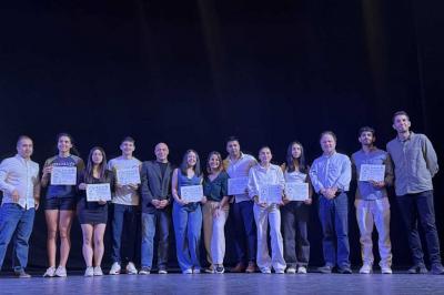 Municipalidad de Valdivia entregó Becas de Excelencia y Proyección Deportiva 2025 a 72 deportistas de la comuna