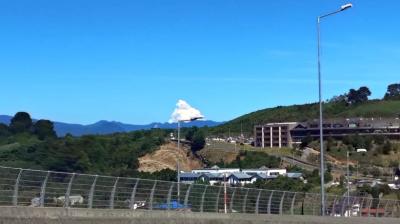 Incendios forestales en Argentina son visibles desde la Región de Los Lagos y descartan erupción