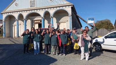 Personas mayores de Chonchi realizaron visita cultural a Ancud