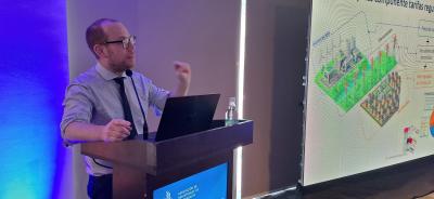 AIA analizó elevados costos de tarifas eléctricas, pese a 'boom' de energías renovables en Antofagasta