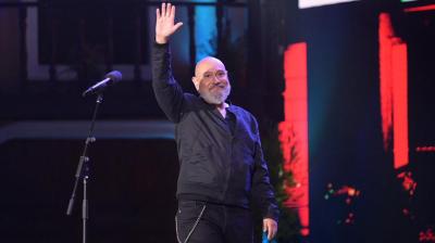 [Minuto a minuto] Con chiste sobre venezolanos inició la rutina de León Murillo en Olmué 2026