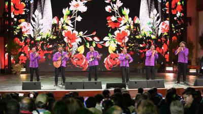 [Minuto a minuto] Gepe se baja del escenario para interpretar "Hambre" en el Festival del Huaso de Olmué 2026