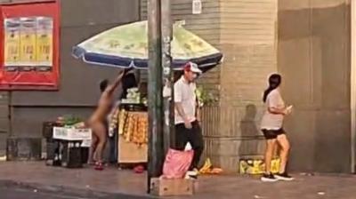 Sólo pasa en Antofagasta: Mujer desnuda camina por el centro y agrede a comerciantes