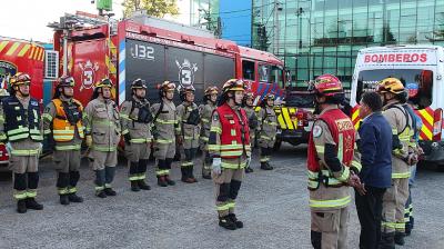 Bomberos de la Provincia de Llanquihue se movilizaron a los incendios forestales en La Araucanía
