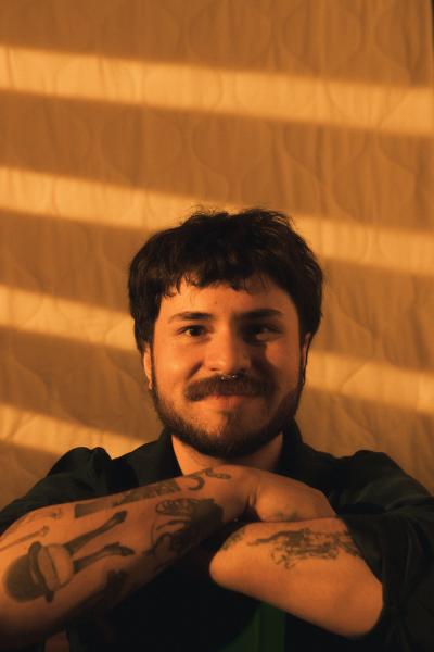 Mathias Reimann pone en la mira la identidad masculina con sus poemas