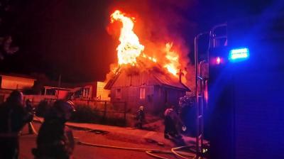 Cuatro damnificados dejó incendio de una casa en Maullín