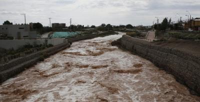Senapred solicitó evacuar ribera del río Loa por crecida de caudal en Calama