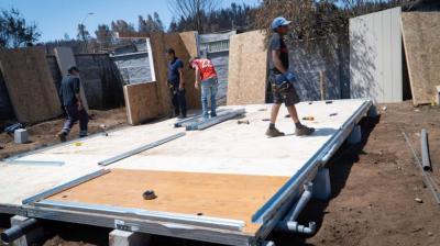 Instalan la primera vivienda de emergencia en Punta de Parra de Tomé