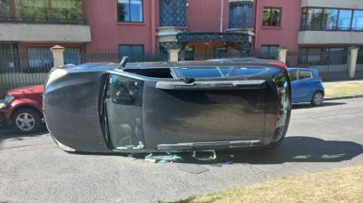 Madre e hijos quedan lesionados en accidente en Osorno