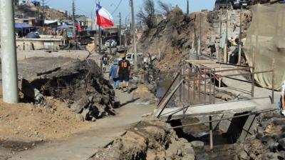 Maquinarias del MOP trabaja en esteros y quebradas de las zonas afectadas por incendios en Biobío ante pronóstico de lluvias