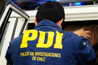 Detienen a tres personas tras detectar encomienda en aeropuerto con más de un kilo de éxtasis